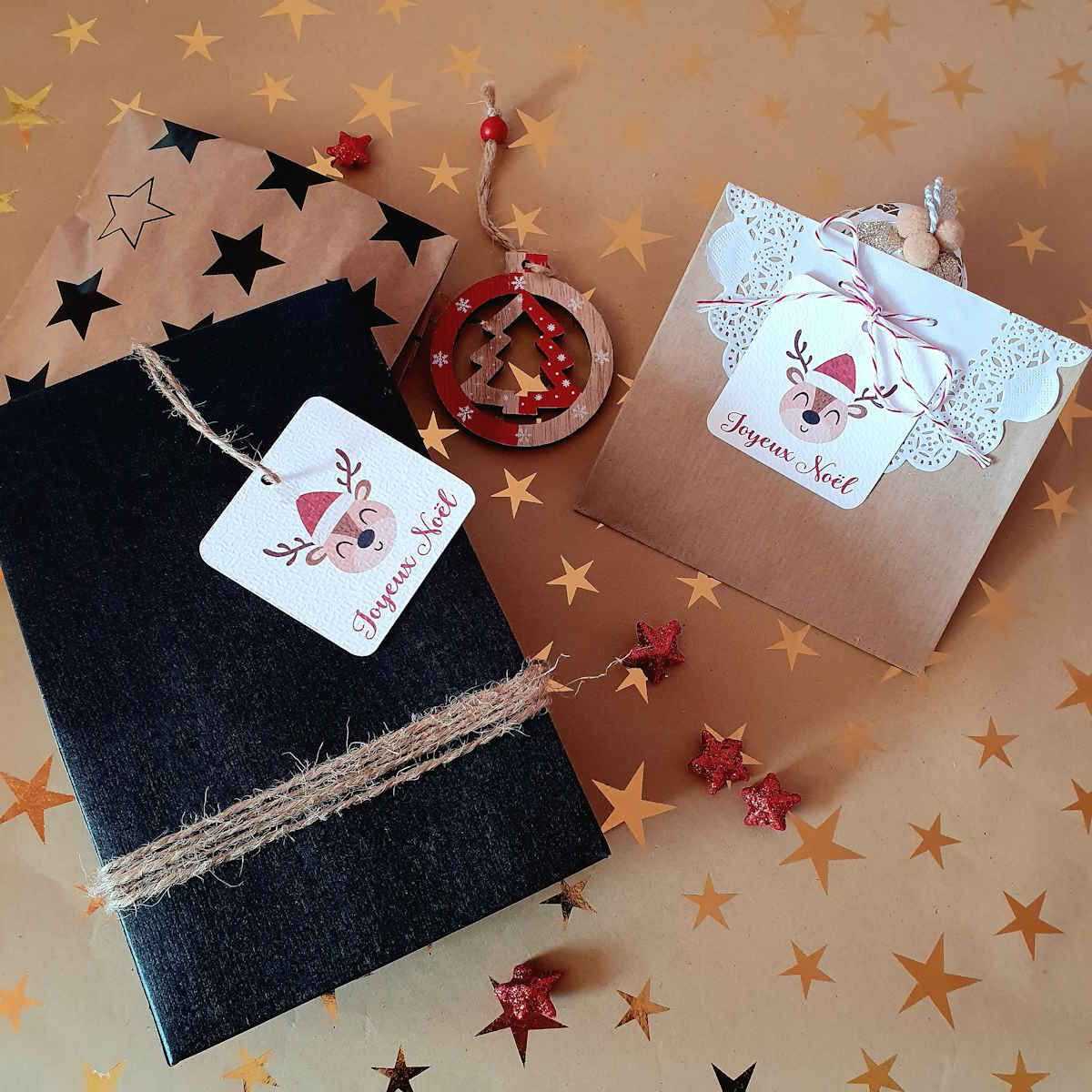 Carte De Voeux Rennes De Noël 14419270 Art Vectoriel Chez Vecteezy