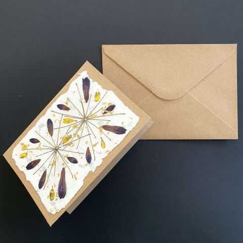 double carte kraft sur papier artisanal et son enveloppe assortie.