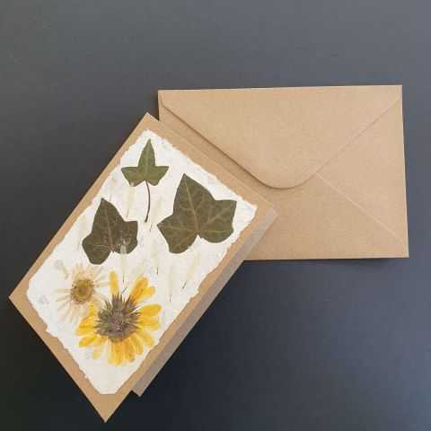 double carte kraft sur papier artisanal unique et son enveloppe.