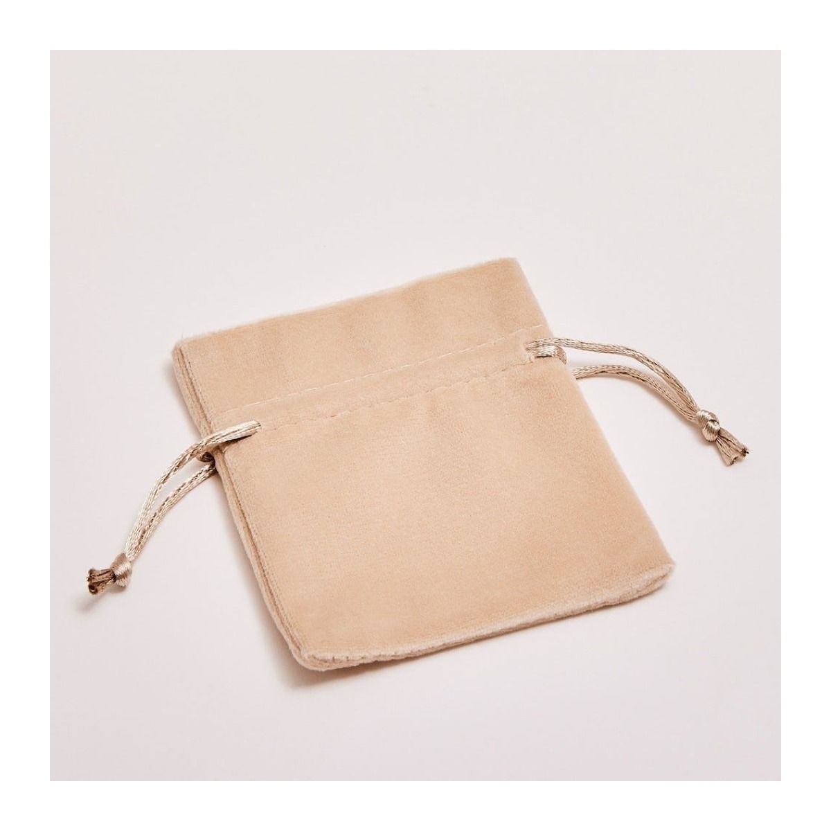 Pochon velours crème 8 × 10 cm, cordon satin Pochon velours crème 8 × 10 cm, cordon satin